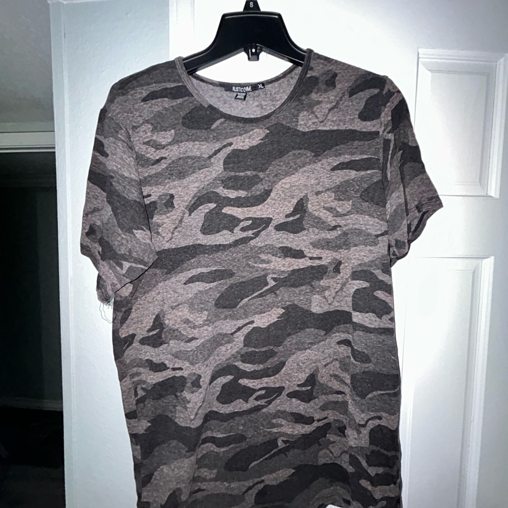 Urban Pipeline Men's Short Sleeve Camouflage Tee - Black and Gray